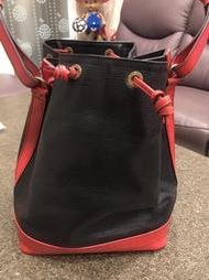 LV EPI黑紅經典款 水波紋 大水桶包 二手
