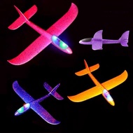 Hand-throwing foam plane