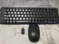 湛黑質感 羅技logitech MK220 無線鍵鼠組 無線鍵盤滑鼠組二手良品 外觀佳 幾乎無灰塵