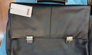 ( 全球最平最靚）100％全新德國名牌BREE Profession 2 Genuine Leather Case（38Cm x 32CM ) With 5 Compartments for Lapt