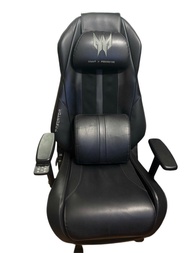 OSIM x Predator 聯乘按摩電競椅