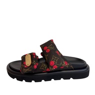 LOUIS VUITTON泳池枕頭，村上隆Monogram Cherry穆勒鞋，黑色