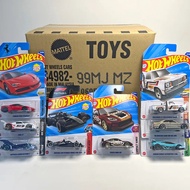 1 Random Realistic Hot Wheels Model Car - Lot J 2025 (C4982) Genuine