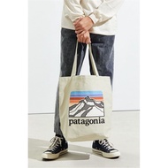 Patagonia Retro Style กระเป๋าสะพายผ้าฝ้ายที่เรียบง่ายและสะดวกสำหรับผู้ชายและผู้หญิง