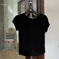 HITAM [READY] Cotton ON SG BLACK TSHIRT BLACK PLAIN PRELOVED