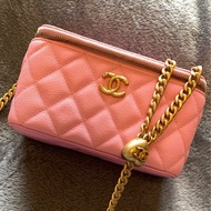 CHANEL 粉紅愛心金球化妝包