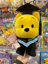 Winnie the Pooh 小熊維尼畢業公仔