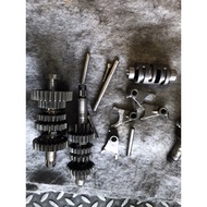 SUZUKI RGV125 / RGV150 TRANSMISSION