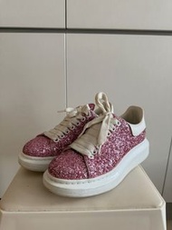 Alexander McQueen 粉色亮片厚底鞋