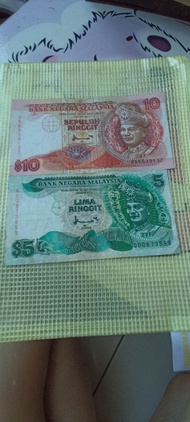 (2pcs) Duit Lama Malaysia Rm10 /Rm5 Siri 7