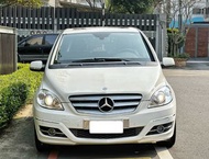 2011年 Benz B180 1.7 白 里程：8萬 價格：20萬左右