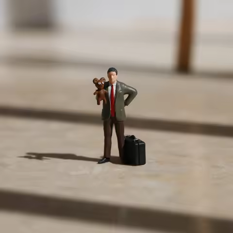 King Toys 1:64 1:87 1:43 Figurines Scale Model Resin Mr. Bean Dioramas Diecast Miniature Collection