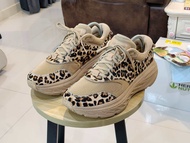 รองเท้ามือสอง hoka X Eg Bondi L ขนาด เบอร์ 43.5 us 9 Uk 8.5 ยาว 270