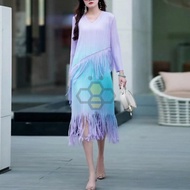 ● Aiden001 Average Size Pleated Spring Appearance Slim V-Neck Gradient Tassel Medium Length  Dress 8