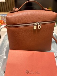 Loro Piana Extra Pocket 雙肩包 L23.5