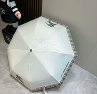 巴寶莉#BURBERRY/博柏利2025夏季內衣折疊晴雨傘 黑色塗層防曬有效隔阻率低99%，UPF>50 所以能達到傘下體感覺的效果！