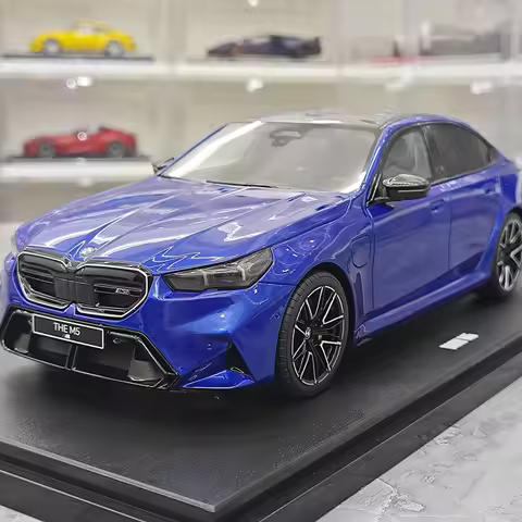GT Spirit Resin Material 1:18 Scale 2024 BMW M5 G90 MARINA Limited Edition Simulation Resin Car Mode