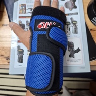 Bowling glove- wrist support