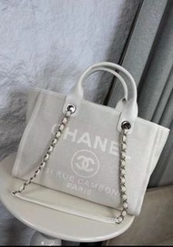 Chanel 全新香家沙灘包 奶昔白