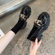 2022 New Black Platform Flats Shoes Women Loafers Slip On Boat Shoes Autumn Office Metal Chain Designer Casual Leather Oxfords