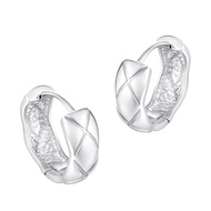 ต่างหูเพชร Pt950ทองคำขาว CTS ตุ้มหู Wozenge Huggie CHOW TAI SENG ใช้งานได้ P0EC0214D