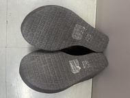 Guess 拖鞋