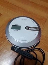 e.            SONY。portable CD player。D-NE331。discman。CD  WALKMAN。mp3。手提式 CD 機。高級版。