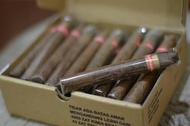 Cerutu Havana Extra Fine per batang