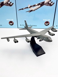 Ready Stock 1/200 B52 B-52 Military Airplane Same Temperature Fortress Remote Strategy Bomber Finish