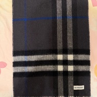 Burberry 經典格紋圍巾｜深色百搭｜質感很好