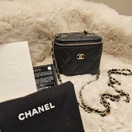 CHANEL 香奈兒 Vanity Case 迷你小盒包 小羊皮（Mini Vanity with Chain）化妝盒包