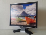 จอ คอมพิวเตอร์ REFURBISHED Dell ขนาด 19 นิ้ว สแควร์ เกรดAAA อุปกรณ์สายไฟ เสียบคอมพิวเตอร์ใช้ได้เลย