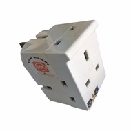 MK 692 WHI 13A with 3 x 13A Socket Outlets Fused 3 Way Adaptor
