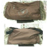 免運購於日本Trussardi腰包包包兩側可將手放進去保暖