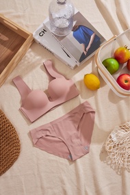 EMILY Push-Up Bra NUDE PINK ( set seamless bra + panty ) เซ็ตบราไร้โครงและกางเกงในฟรีไซส์ สีชมพูนู้ด