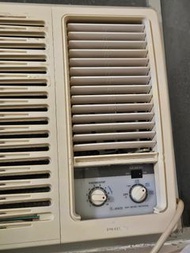 出售兩匹定頻窗口式冷氣機