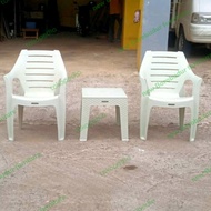 kursi santai plastik napolly putih