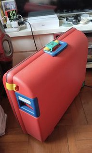 絕版康泰紅色硬殼旅行喼 附密碼鎖