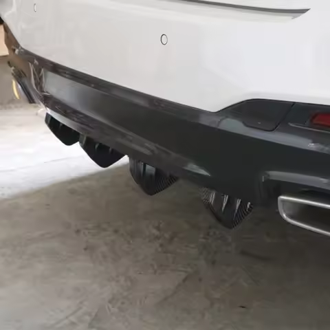 4pcs Universal Carbon Fiber Car Modified Rear Bumper for Hyundai i10 i20 i30 i40 ix20 ix35 ix55 acce