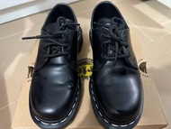 Dr Martens（返工 返學鞋）