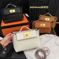 2424 Fashion Genuine Leather Bag Shoulder Bag Bag Crossbody Bag Crossbody Bag Casual Bag Bag Women
