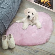 Non Slip For Bedroom and Living Room Heart Rug Soft Plush Coat Material Area Rug