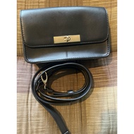 Authentic/GLOBAL WORK Crossbody Bag Black Beautiful Leather Size 7.5 x 5x 2.5