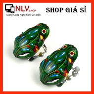 XO Self-jumping green frog wind-up toy, fun metal frog toy, wind-up spring jumping frog toy