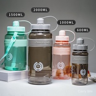 【24H Ship】0.6/1/1.5/2L Botol air 2 liter With Straw Large Capacity Water Bottle Bpa Free Water Bottle with Hander Strap Drop resistant Fitness Sport Bottle 1 litre water bottle plastic bottle Unisex outdoor drinking bottle 水瓶 2000ml 大容量水瓶 水壶