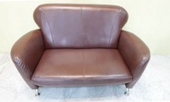 二手家具沙發推薦-新北2手家俱-咖啡色雙人皮沙發/套房專用座椅