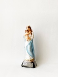 Patung Bunda Maria gendong