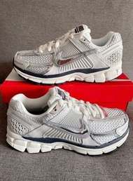 Nike Air Zoom Vomero 5 "Photon Dust"疾速泡棉 低筒跑步鞋 女款 白色