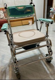 台灣製 可摺合 有轆 99%新 長者 老人 沐浴椅 便椅 沖涼椅