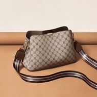 Foxer | กระเป๋าถือทรงบักเก็ตหรูหรา